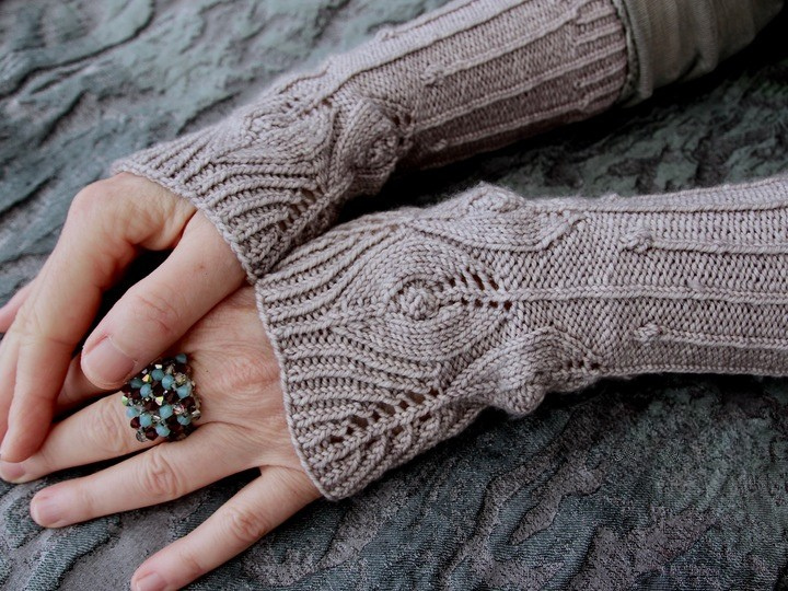 Lace Wrist Warmers Knitting Pattern