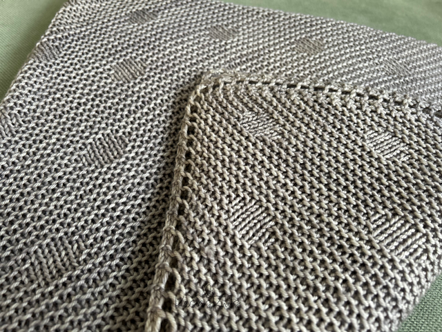 Little Dots Blanket Knitting Pattern