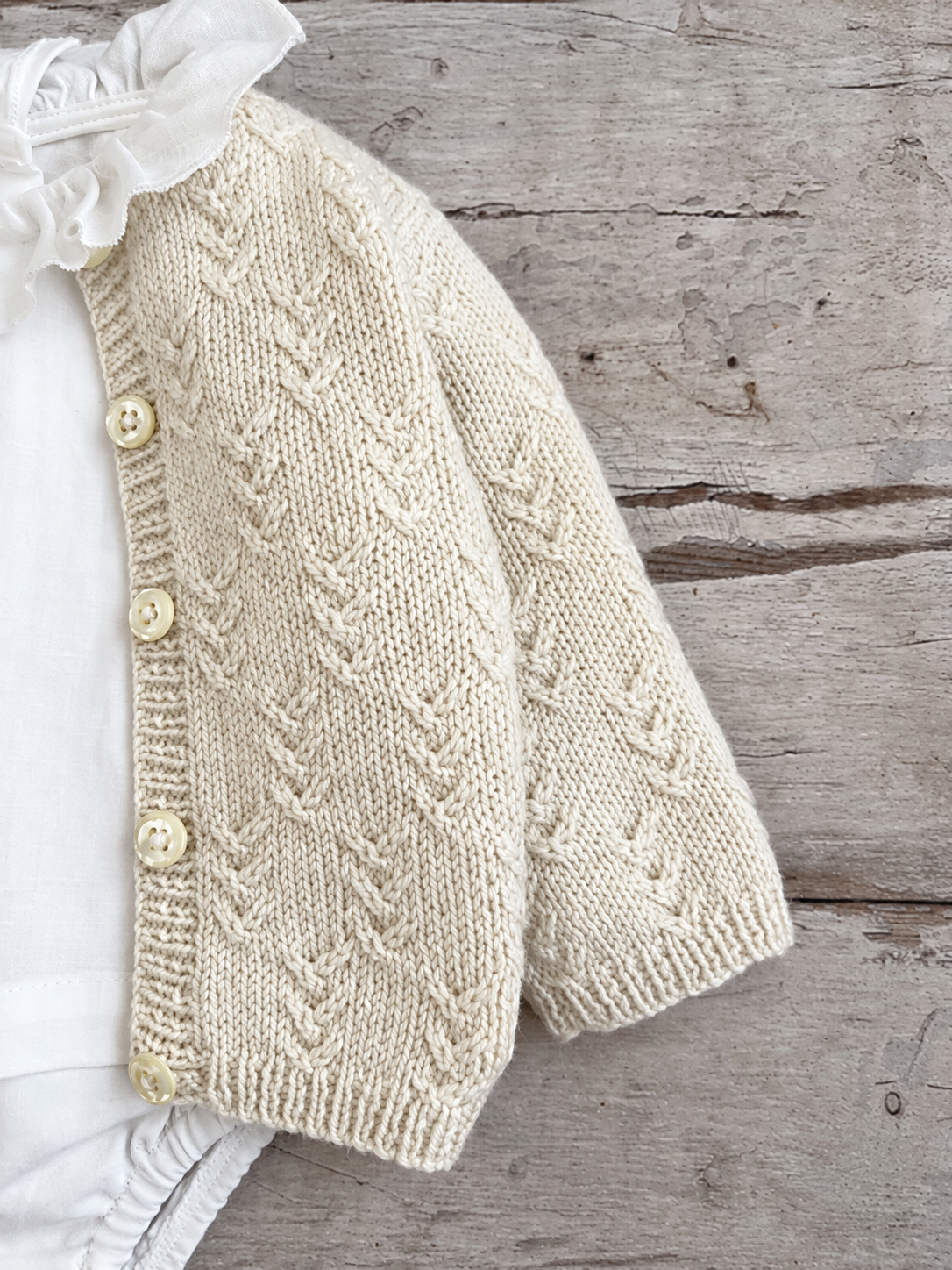 Baby Heirloom Cardigan knitting pattern, stitch detail