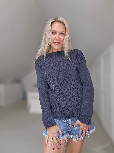 Minimal Boxy Pullover Knitting Pattern