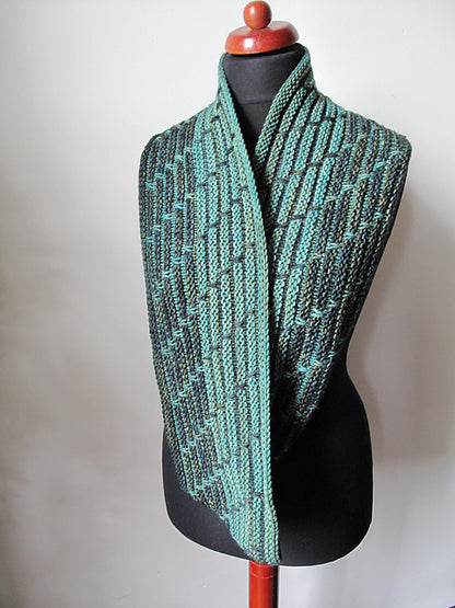 Cozy Zig Cowl Knitting Pattern