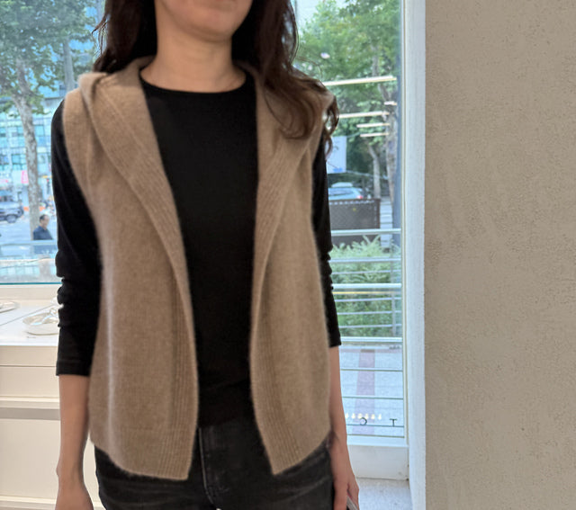 2-in-1 Hooded Vest Knitting Pattern