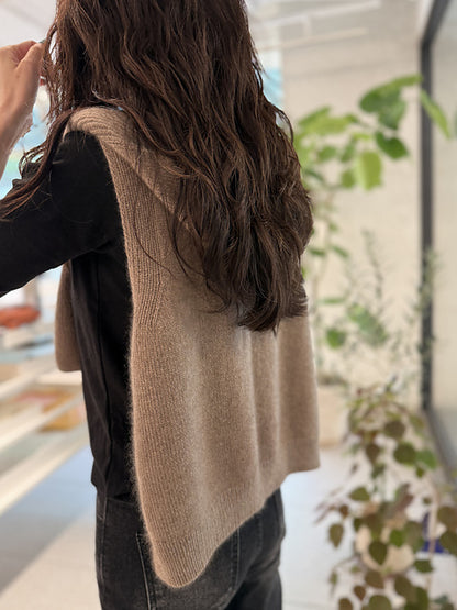 2-in-1 Hooded Vest Knitting Pattern