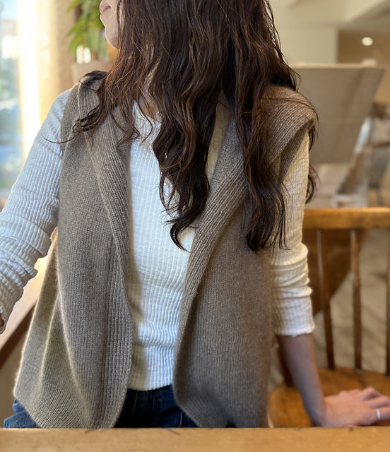 2-in-1 Hooded Vest Knitting Pattern