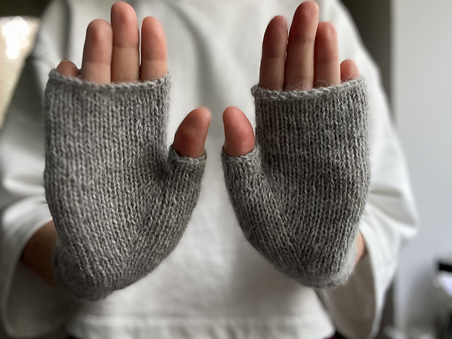 Fingerless Mitts Knitting Pattern