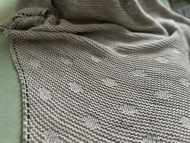 Little Dots Blanket Knitting Pattern