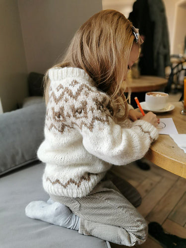 Bear sweater pattern view 10