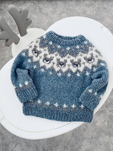 Bear sweater pattern view 9