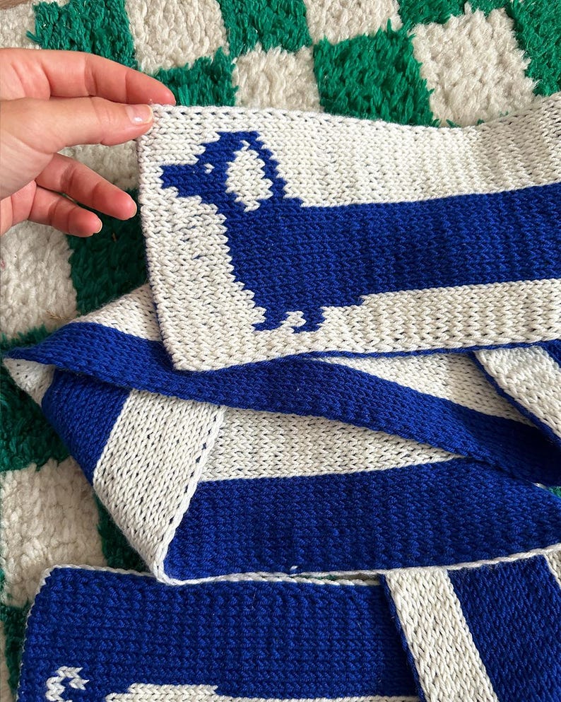 Sausage Dog Scarf Knitting Pattern