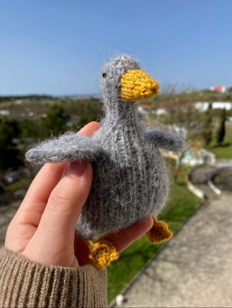 Little Gosling Knitting Pattern