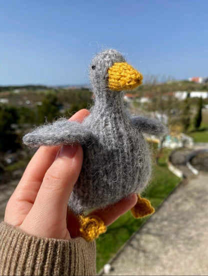 Little Gosling Knitting Pattern