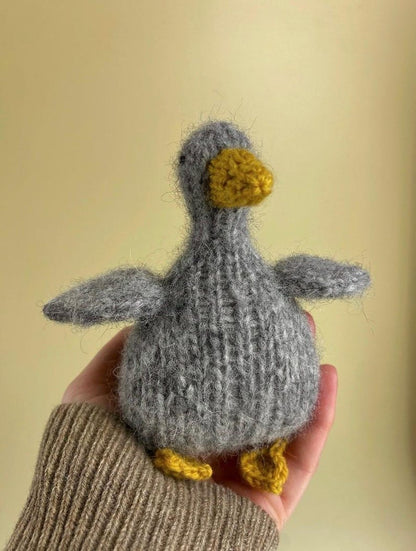 Little Gosling Knitting Pattern