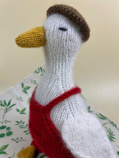 Lovely Goose's Pants & Hat Knitting Pattern