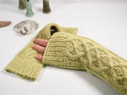 Fingerless gloves Knitting Pattern