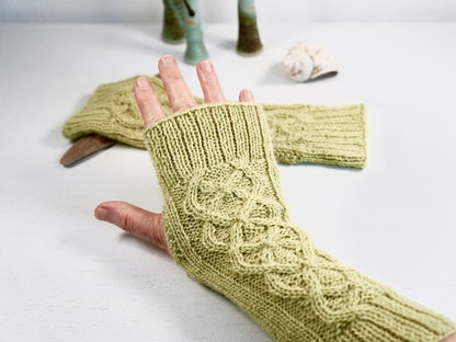 Fingerless gloves Knitting Pattern