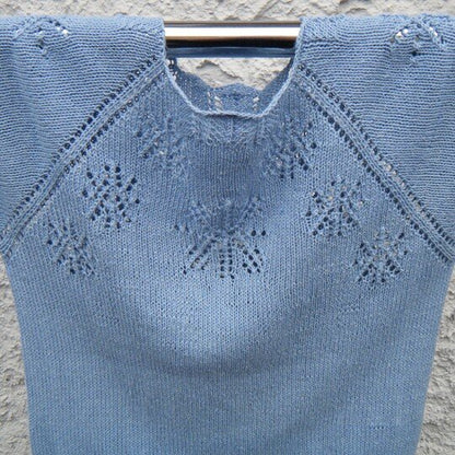 Raglan Top Snowflakes Knitting Pattern