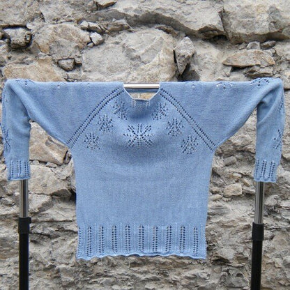 Raglan Top Snowflakes Knitting Pattern