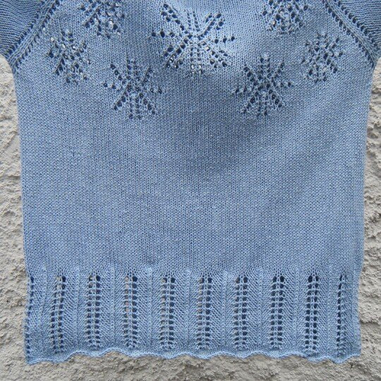 Raglan Top Snowflakes Knitting Pattern
